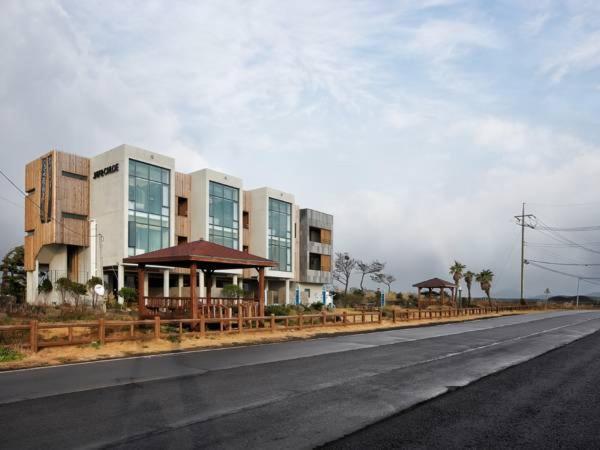 Jaynchloe Hotel Seogwipo-stad Buitenkant foto