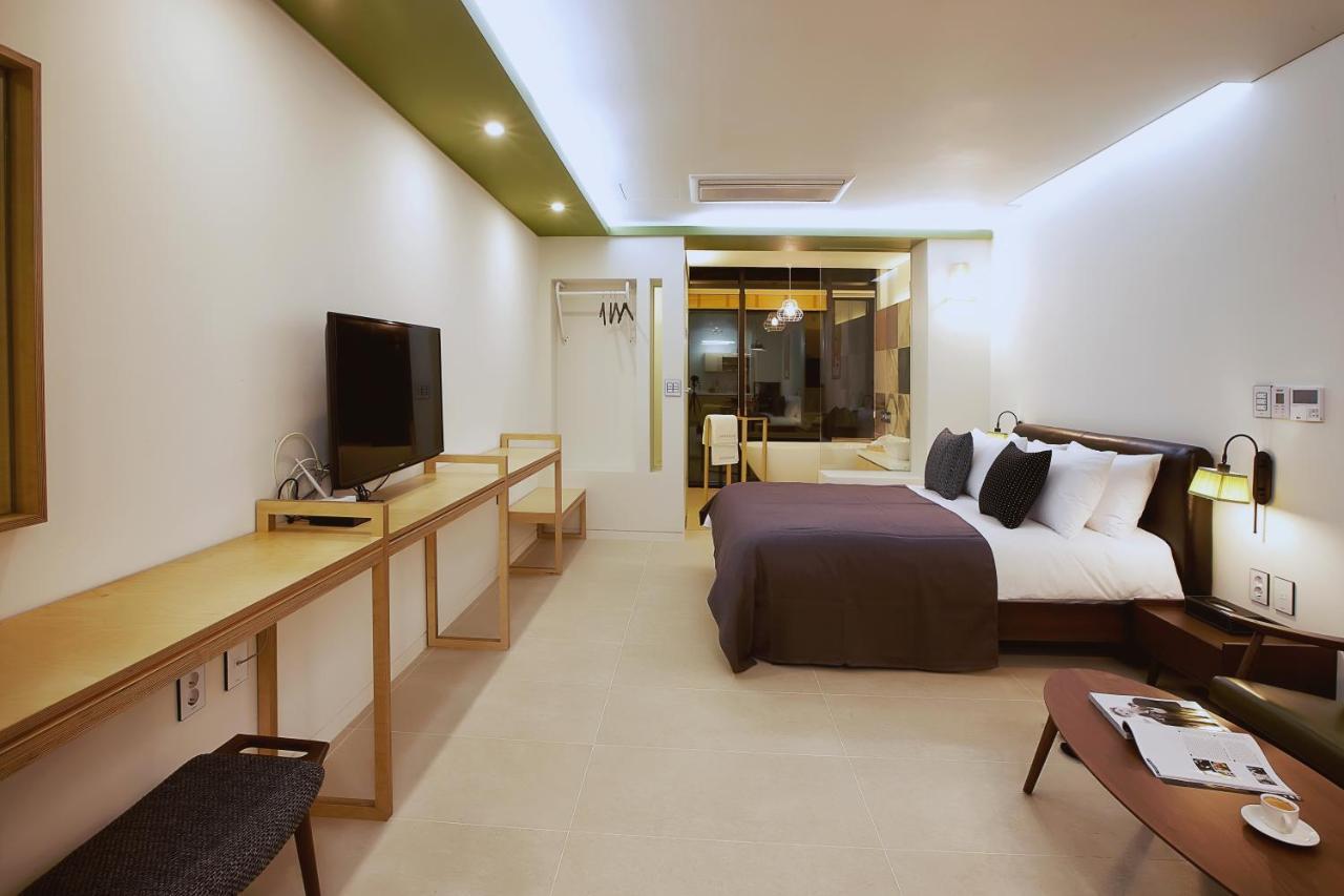 Jaynchloe Hotel Seogwipo-stad Buitenkant foto