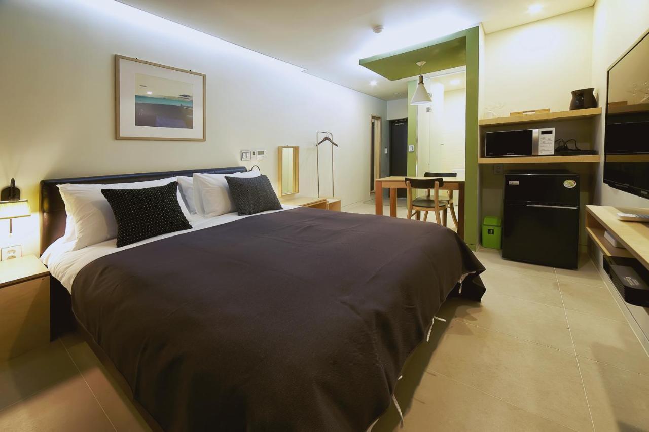 Jaynchloe Hotel Seogwipo-stad Buitenkant foto